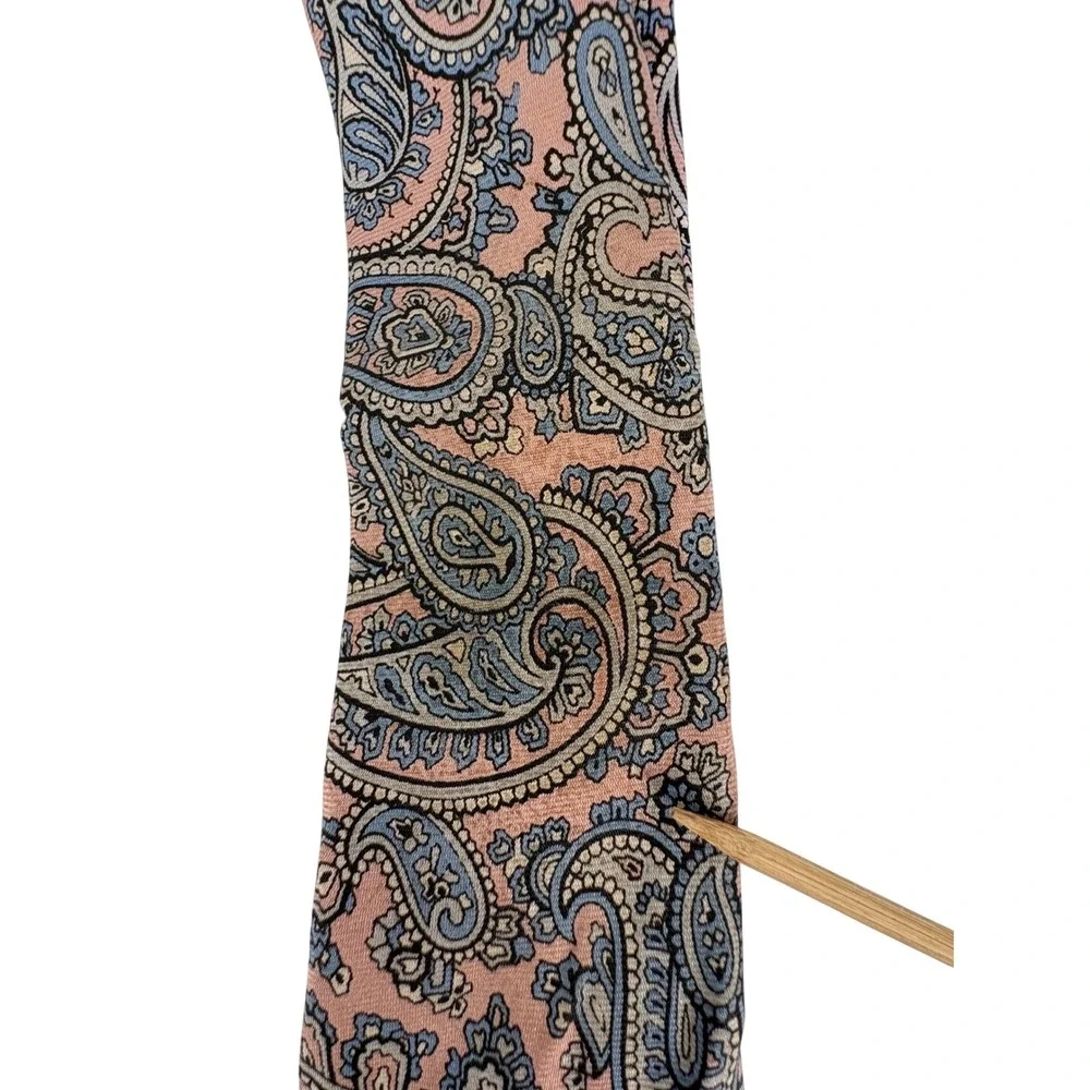 Guy Laroche Paris Mens Silk Paisley Tie Pink Blue Made in‎ USA Vintage Accessory